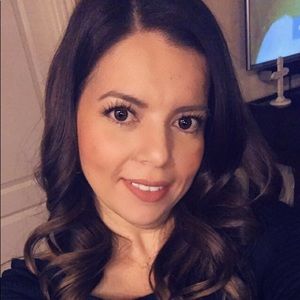 Meet your Posher, Monica